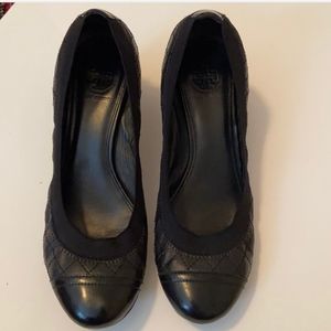 Tory Burch Carrie black pumps 🌸